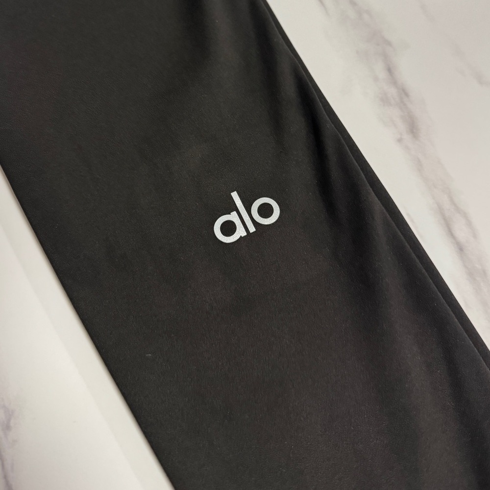 ALO Yoga Black High-Rise Performance Leggings - Picture 3 of 7